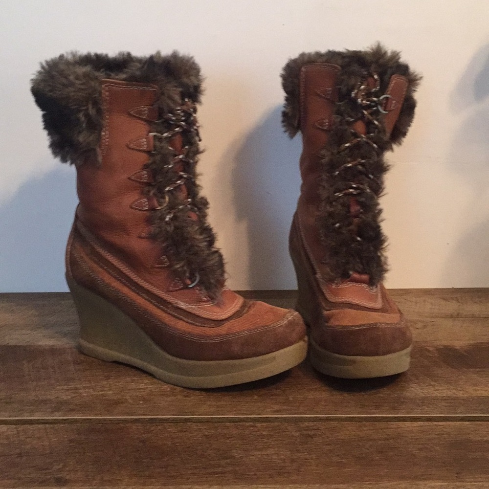 Wedge boots by Report leather suede and corduroy